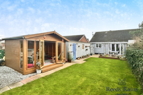 2 bedroom bungalow for sale, Carrs Meadow, East Yorkshire HU19