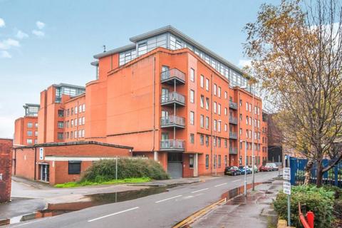2 bedroom apartment to rent, Lake House, Manchester M15