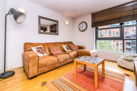 2 bedroom apartment to rent, Lake House, Manchester M15