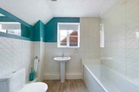 2 bedroom house to rent, Camomile Walk, Bristol BS20