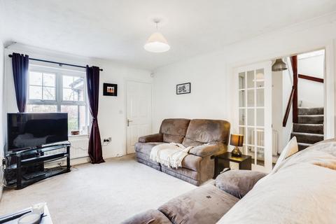 18 Badminton View, Leeds, LS10 4UT