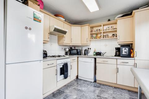 18 Badminton View, Leeds, LS10 4UT