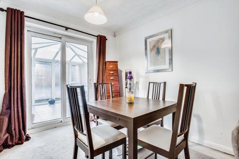18 Badminton View, Leeds, LS10 4UT