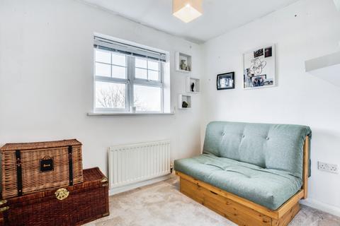 18 Badminton View, Leeds, LS10 4UT