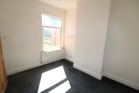 3 bedroom terraced house to rent, Preston Road, Birmingham B26