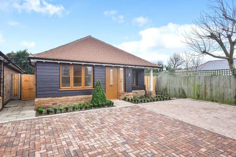 2 bedroom bungalow to rent, Dover Road, Deal CT14