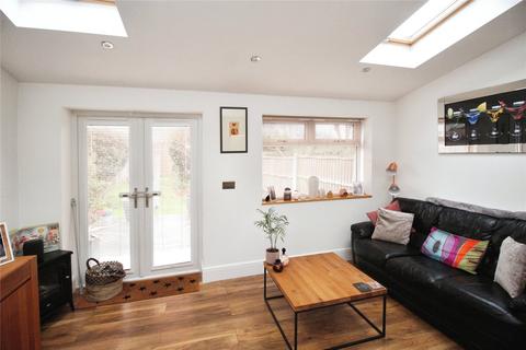 3 bedroom semi-detached house for sale, Glen Road, Doncaster DN3