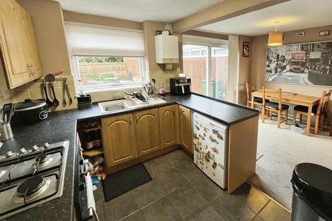 3 bedroom semi-detached house for sale, Greenfields, Leicester LE8