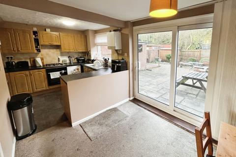 3 bedroom semi-detached house for sale, Greenfields, Leicester LE8