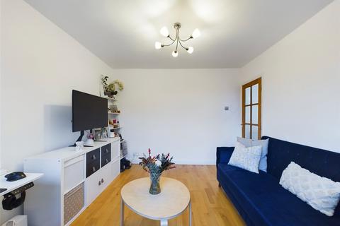 95a Fourth Avenue, Romford, RM7 0UH