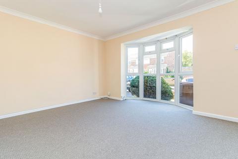 3 bedroom terraced house to rent, Macklands Way, Gillingham ME8