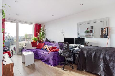 1 bedroom flat for sale, Culvert Drive, London E3