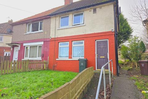 3 bedroom semi-detached house to rent, Lynfield Drive, Bradford, BD9