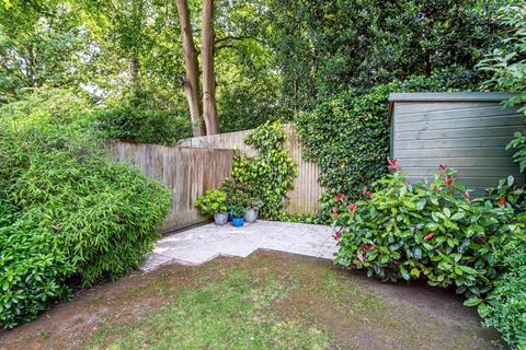 37 Bishops Drive, Wokingham, RG40 1WA