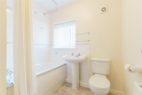 3 bedroom terraced house for sale, Willow Park, Pontefract, West Yorkshire, WF8