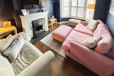 3 bedroom end of terrace house for sale, Wylds Lane, Worcester, Worcestershire