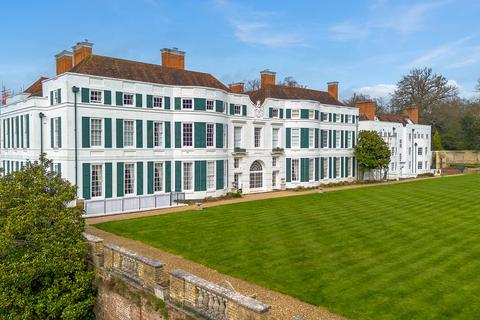 2 bedroom apartment for sale, Nashdom Lane Burnham, Buckinghamshire, SL1 8NJ