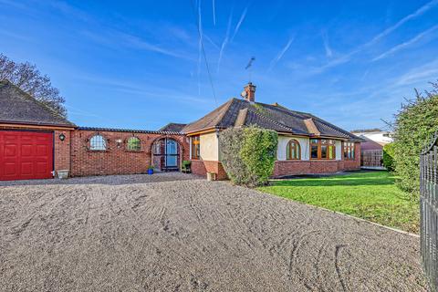 5 bedroom bungalow for sale, Highcliffe Drive, Wickford, SS12