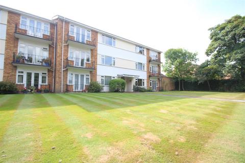 2 bedroom flat to rent, London Road, Guildford