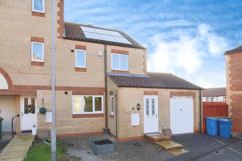 3 bedroom semi-detached house for sale, Riverhead Gardens, Driffield YO25