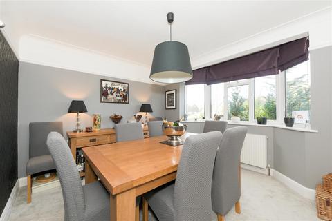 Summerland, 123 Great Tattenhams, Epsom, KT18 5RB