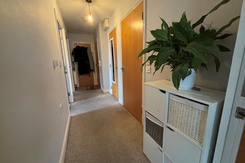 2 bedroom flat for sale, Fountain Court, Aylesbury HP20