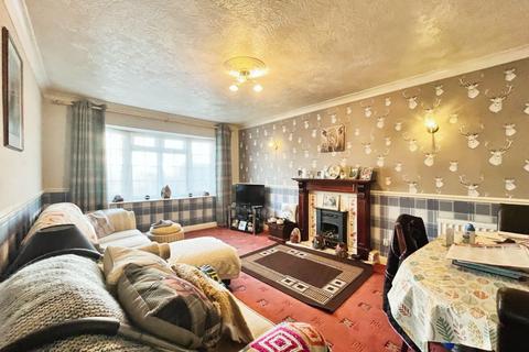 3 bedroom semi-detached house for sale, Greenways, Driffield YO25