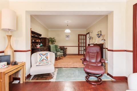 13 Crows Road, Epping, CM16 5DE