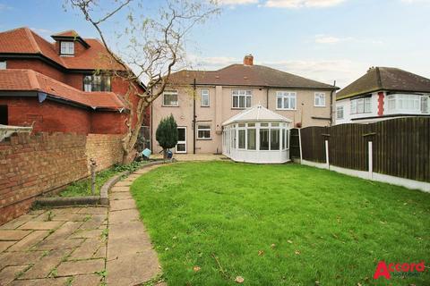 4 bedroom semi-detached house to rent, Corbets Tey Road, Upminster, RM14