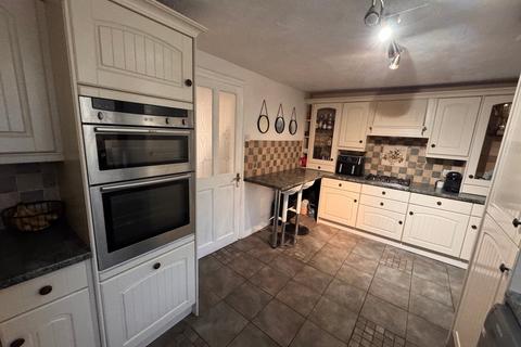 2 bedroom cottage for sale, Newgate Lane, Whitestake, Preston, PR4