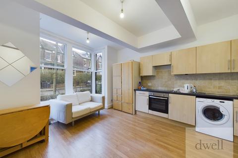 undefined, Oakwood Avenue, Oakwood, Leeds, LS8