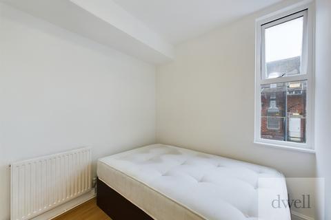 undefined, Oakwood Avenue, Oakwood, Leeds, LS8