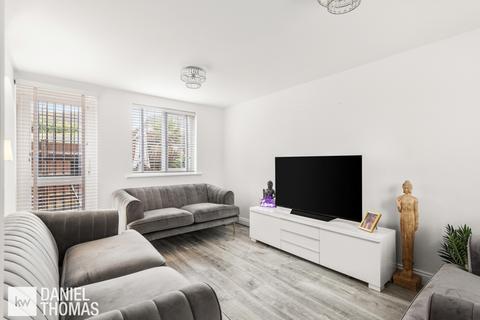 3 bedroom end of terrace house for sale, Howard Close, Waltham Abbey, Essex