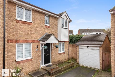 3 bedroom end of terrace house for sale, Howard Close, Waltham Abbey, Essex