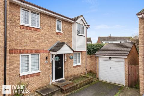 44 Howard Close, Waltham Abbey, EN9 1XA