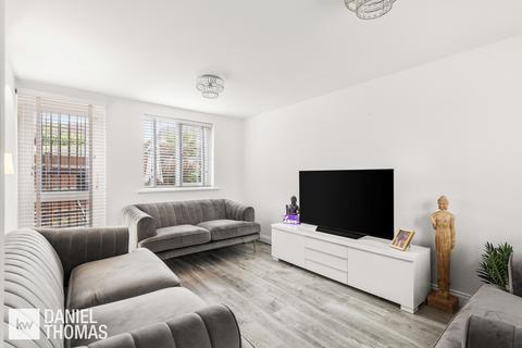 44 Howard Close, Waltham Abbey, EN9 1XA