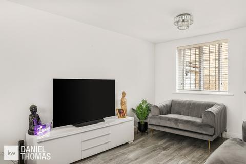 44 Howard Close, Waltham Abbey, EN9 1XA