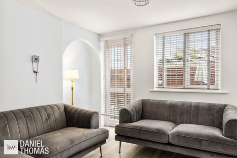 44 Howard Close, Waltham Abbey, EN9 1XA