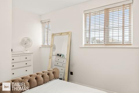 44 Howard Close, Waltham Abbey, EN9 1XA