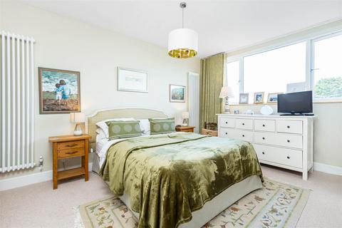undefined, Putney Hill, London