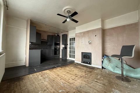 2 bedroom apartment for sale, Station Avenue, Filey
