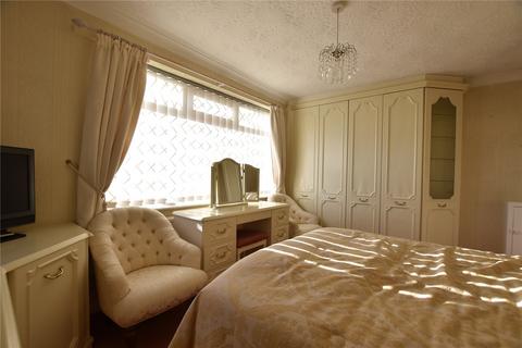 2 Grasmere Road, Royton, Oldham, OL2 6SR