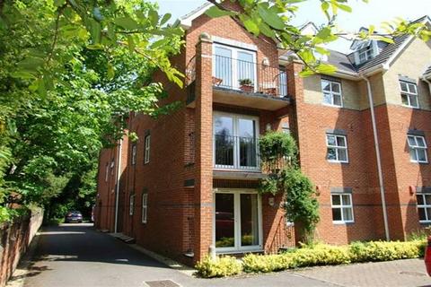 2 bedroom flat to rent, Banister Park