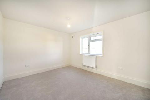 2 bedroom flat to rent, Rectory Road, Hounslow TW4