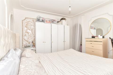 3 bedroom end of terrace house for sale, Martin Road, Strood, Rochester, Kent