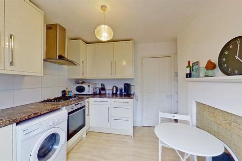 1 bedroom flat for sale, Algarve Road London