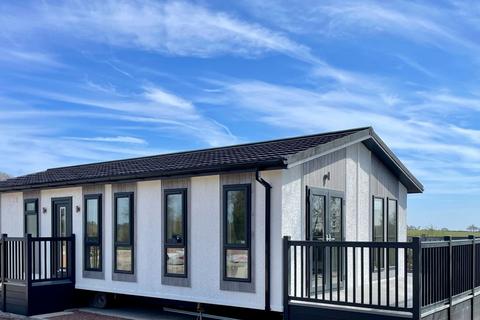 2 bedroom park home for sale, Studley, Warwickshire, B80