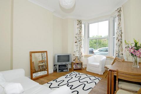 2 bedroom flat to rent, Buckingham Road Alexandra Park N22