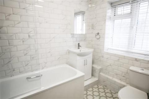 2 bedroom flat to rent, Burnham Court, Brent Street, Hendon, NW4