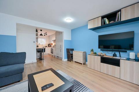 undefined, Anstice Close, Chiswick, London, W4